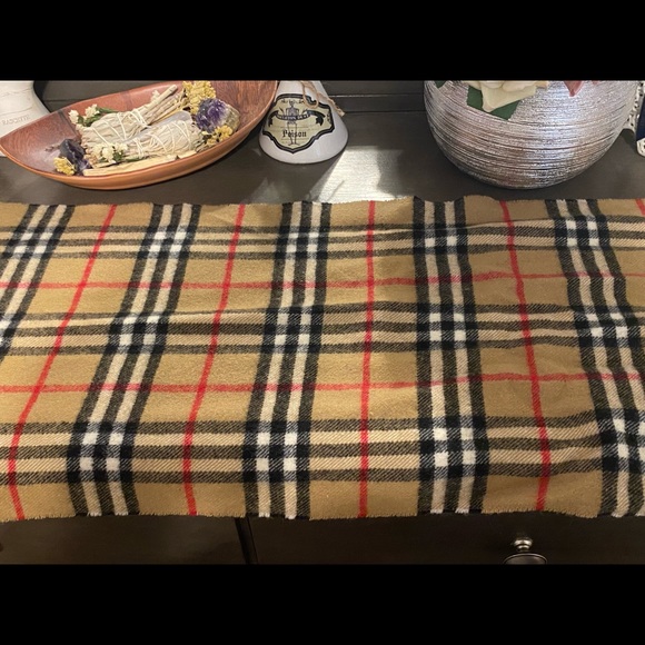 Vintage Burberry Check Lambswool Scarf in Brown (BRAND NEW w/out tags) - Picture 9 of 12